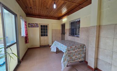 Venta Casa 5 ambientes con parque, quincho y parrilla en San Miguel