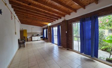 Venta Casa 5 ambientes con parque, quincho y parrilla en San Miguel
