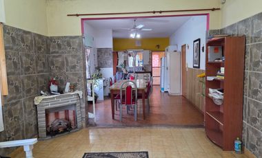 Venta Casa 5 ambientes con parque, quincho y parrilla en San Miguel