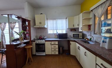 Venta Casa 5 ambientes con parque, quincho y parrilla en San Miguel