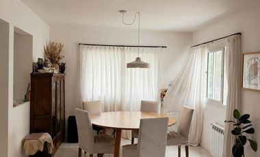 Casa en alquiler, tres dormitorios, Campo de Vuelo