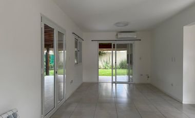 Casa en alquiler, tres dormitorios, Campo de Vuelo