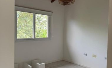 Casa en alquiler, tres dormitorios, Campo de Vuelo