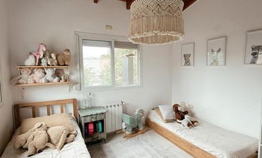 Casa en alquiler, tres dormitorios, Campo de Vuelo