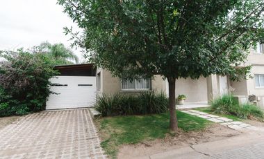 Casa en alquiler, tres dormitorios, Campo de Vuelo