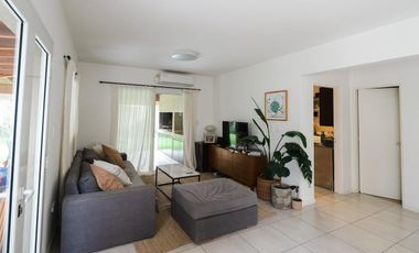 Casa en alquiler, tres dormitorios, Campo de Vuelo