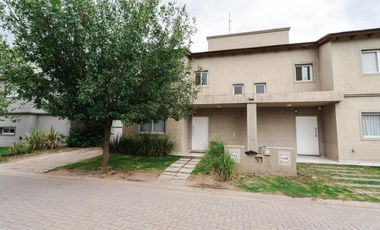 Casa en alquiler, tres dormitorios, Campo de Vuelo