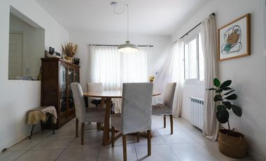 Casa en alquiler, tres dormitorios, Campo de Vuelo