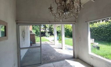 Casa en venta c/ cochera en Hurlingham