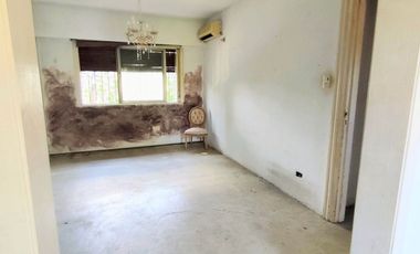 Casa en venta c/ cochera en Hurlingham