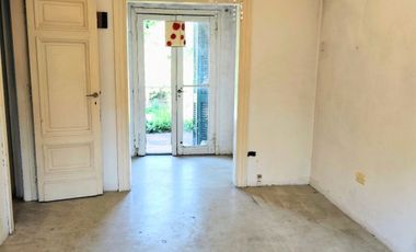 Casa en venta c/ cochera en Hurlingham