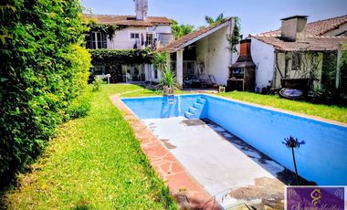 Casa en venta c/ cochera en Hurlingham