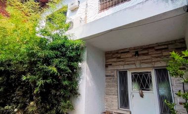 Casa en venta c/ cochera en Hurlingham
