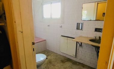 Casa en venta c/ cochera en Hurlingham