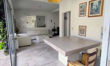 Casa en venta c/ cochera en Hurlingham