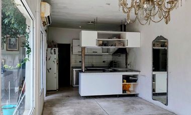 Casa en venta c/ cochera en Hurlingham