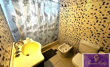 Casa en venta c/ cochera en Hurlingham