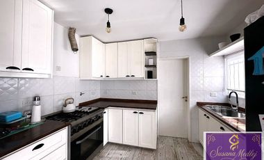 Casa en venta c/ cochera en Hurlingham