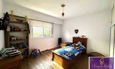 Casa en venta c/ cochera en Hurlingham