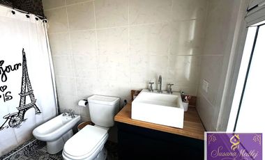 Casa en venta c/ cochera en Hurlingham