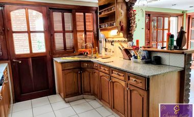 IMPORTANTE CHALET  VENTA HURLIGHAM * ZONA ESTRATEGICA MULT. DESTINOS *