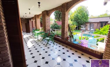 IMPORTANTE CHALET  VENTA HURLIGHAM * ZONA ESTRATEGICA MULT. DESTINOS *