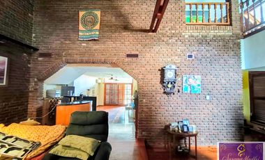 IMPORTANTE CHALET  VENTA HURLIGHAM * ZONA ESTRATEGICA MULT. DESTINOS *