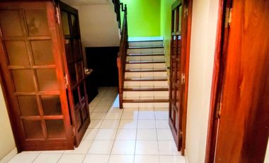 IMPORTANTE CHALET  VENTA HURLIGHAM * ZONA ESTRATEGICA MULT. DESTINOS *