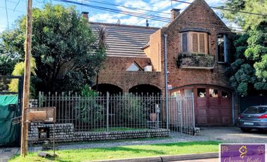 IMPORTANTE CHALET  VENTA HURLIGHAM * ZONA ESTRATEGICA MULT. DESTINOS *