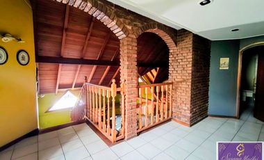 IMPORTANTE CHALET  VENTA HURLIGHAM * ZONA ESTRATEGICA MULT. DESTINOS *