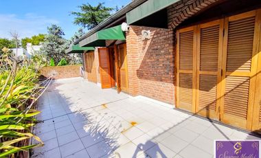 IMPORTANTE CHALET  VENTA HURLIGHAM * ZONA ESTRATEGICA MULT. DESTINOS *