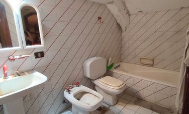 IMPORTANTE CHALET  VENTA HURLIGHAM * ZONA ESTRATEGICA MULT. DESTINOS *