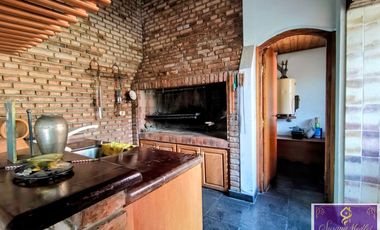 IMPORTANTE CHALET  VENTA HURLIGHAM * ZONA ESTRATEGICA MULT. DESTINOS *