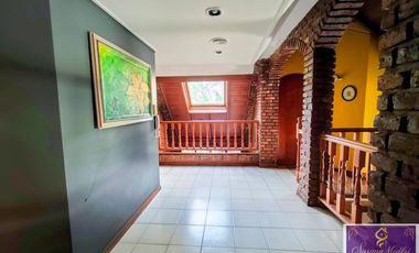 IMPORTANTE CHALET  VENTA HURLIGHAM * ZONA ESTRATEGICA MULT. DESTINOS *