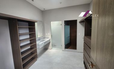 Casa en RENTA Fraccionamiento Altares Residencial - CARRETERA NACIONAL en Santiago, Nuevo León.