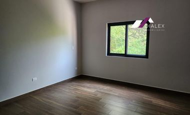 Casa en RENTA Fraccionamiento Altares Residencial - CARRETERA NACIONAL en Santiago, Nuevo León.