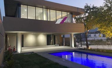 Casa en RENTA Fraccionamiento Altares Residencial - CARRETERA NACIONAL en Santiago, Nuevo León.