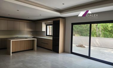 Casa en RENTA Fraccionamiento Altares Residencial - CARRETERA NACIONAL en Santiago, Nuevo León.