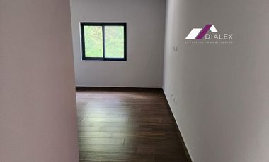 Casa en RENTA Fraccionamiento Altares Residencial - CARRETERA NACIONAL en Santiago, Nuevo León.