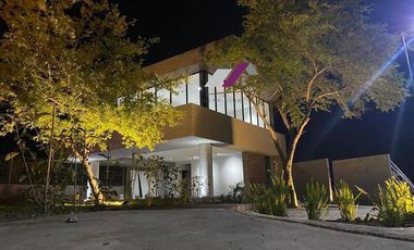 Casa en RENTA Fraccionamiento Altares Residencial - CARRETERA NACIONAL en Santiago, Nuevo León.