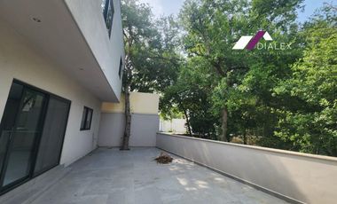 Casa en RENTA Fraccionamiento Altares Residencial - CARRETERA NACIONAL en Santiago, Nuevo León.