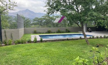 Casa en RENTA Fraccionamiento Altares Residencial - CARRETERA NACIONAL en Santiago, Nuevo León.