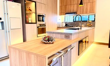 VENTA CASA MODERNA EN EL RETIRO CERCA A MEDIA LUNA