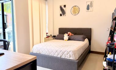 VENTA CASA MODERNA EN EL RETIRO CERCA A MEDIA LUNA