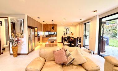 VENTA CASA MODERNA EN EL RETIRO CERCA A MEDIA LUNA