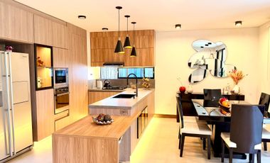 VENTA CASA MODERNA EN EL RETIRO CERCA A MEDIA LUNA