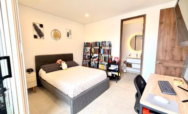 VENTA CASA MODERNA EN EL RETIRO CERCA A MEDIA LUNA