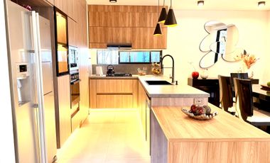 VENTA CASA MODERNA EN EL RETIRO CERCA A MEDIA LUNA