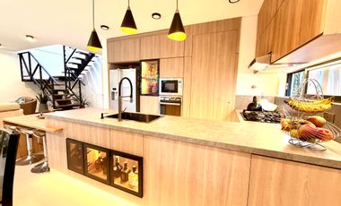 VENTA CASA MODERNA EN EL RETIRO CERCA A MEDIA LUNA