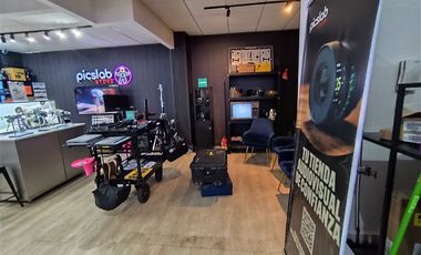 Local Comercial en Arriendo en Av. Apoquindo frente a Municipalidad e Las Condes